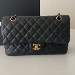 Chanel Classic Flap medium caviar GHW Authentic